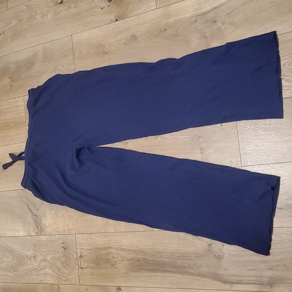 Marvel's Captain America Lounge Pants - Picture 4 of 5